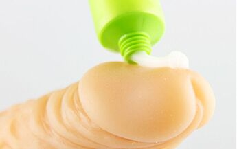 Uso de lubricante para Jelqing húmedo
